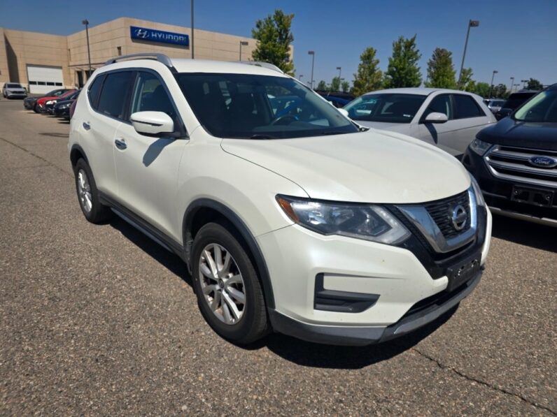 Pre-Owned 2017 Nissan Rogue SV AWD Sport Utility
