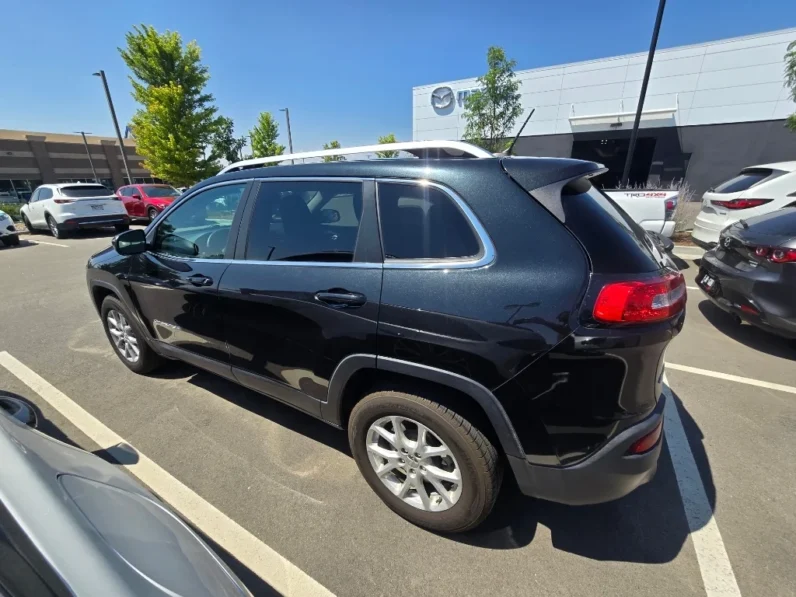 Pre-Owned 2014 Jeep Cherokee Latitude